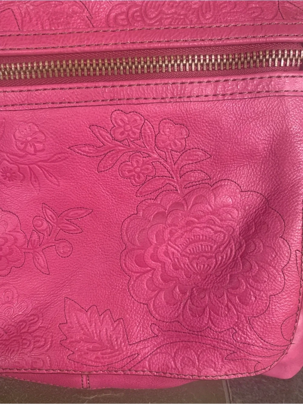 Fossil Pink Floral Embossed Crossbody Bag 100%‎ Leather Everyday Travel